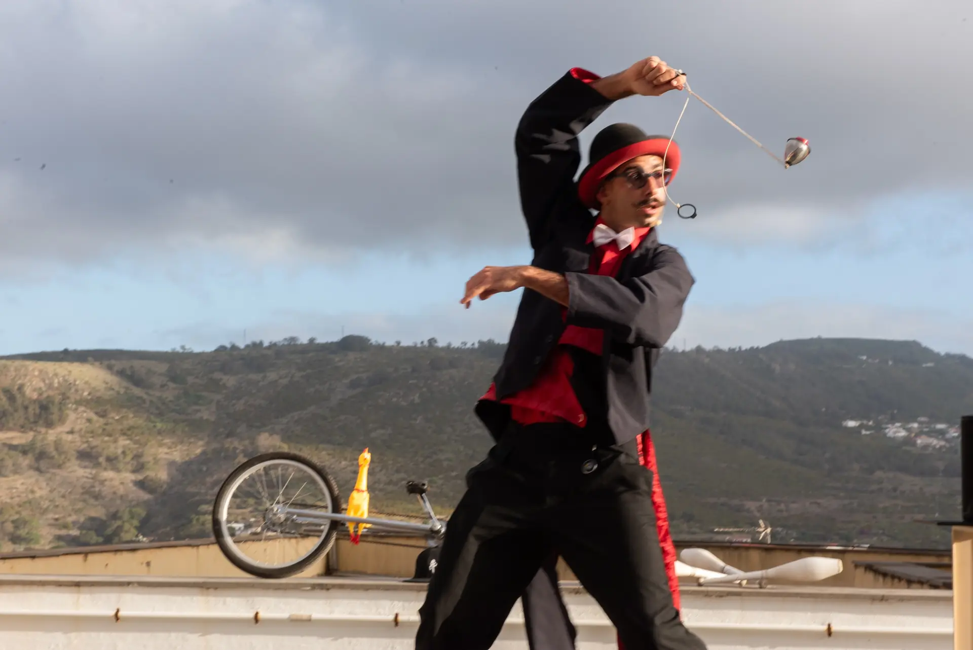 Tadeo performing with a diabolo